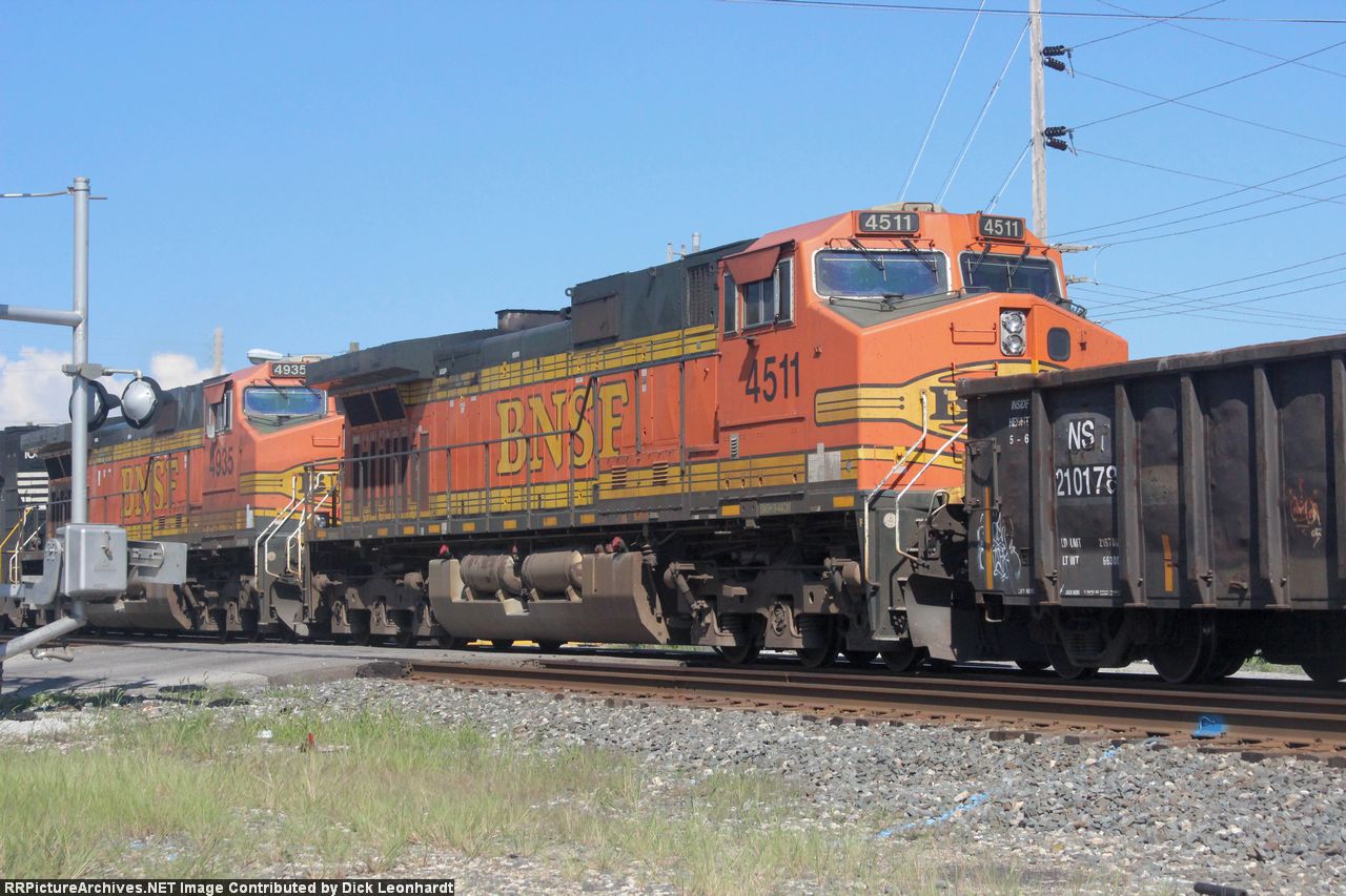 BNSF 4511